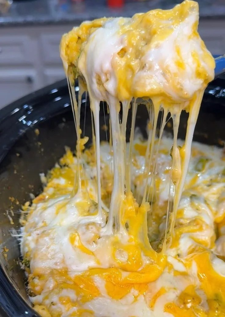 Five-ingredient crockpot recipe for easy meal preparation