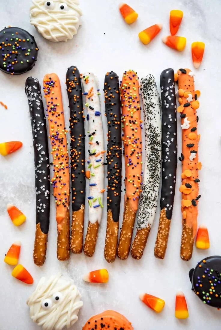 Chocolate covered pretzels decorated for Halloween