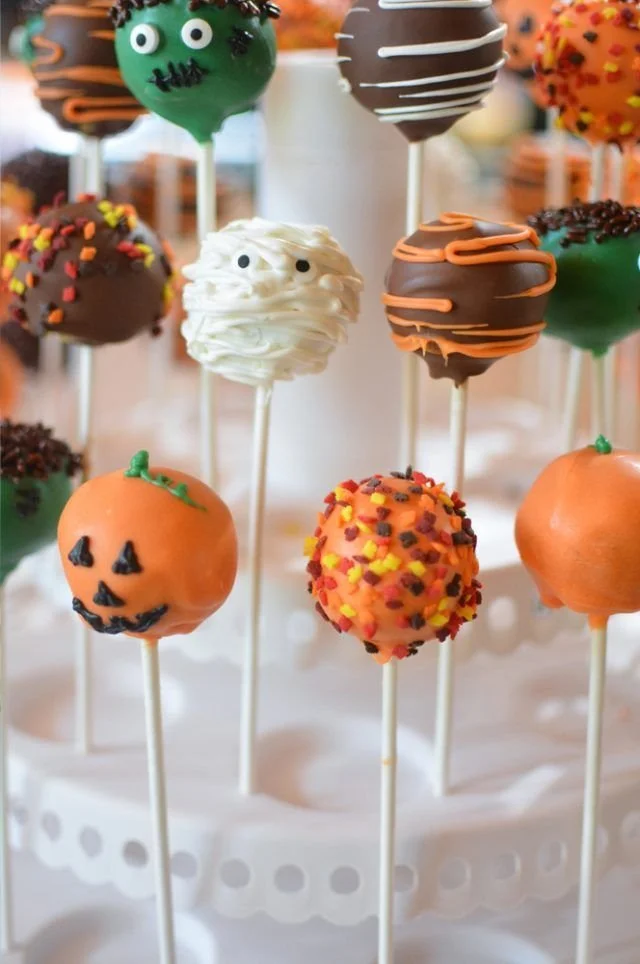 Delicious and spooky Halloween Cake Pops decorated for a festive celebration