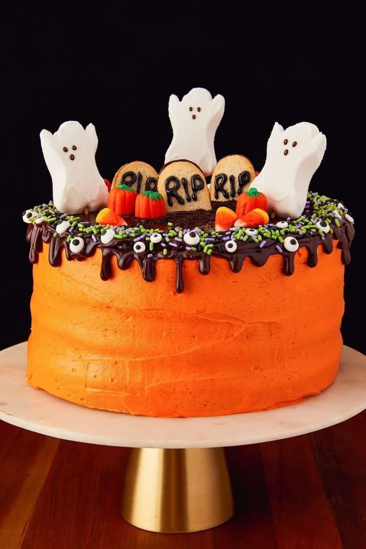 Stylish Halloween decorating ideas for a festive and spooky home ambiance.